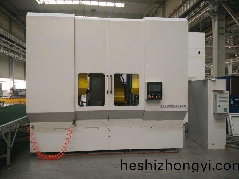 异型管(guan)锯切(qie)数控(kong)机床