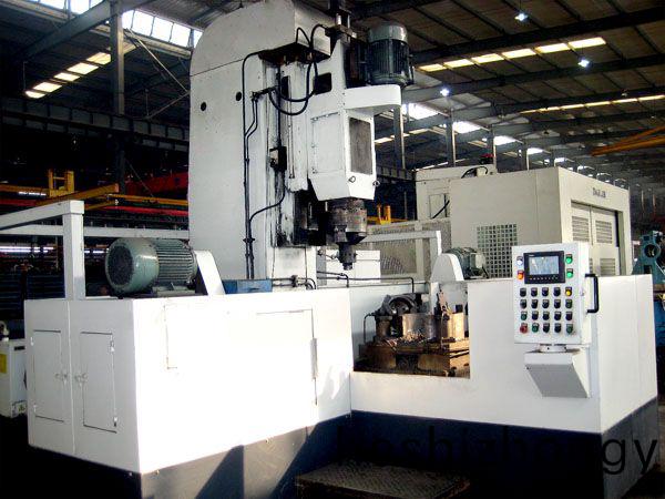 减(jian)壳(ke)三(san)面(mian)镗(tang)车机(ji)床(chuang)